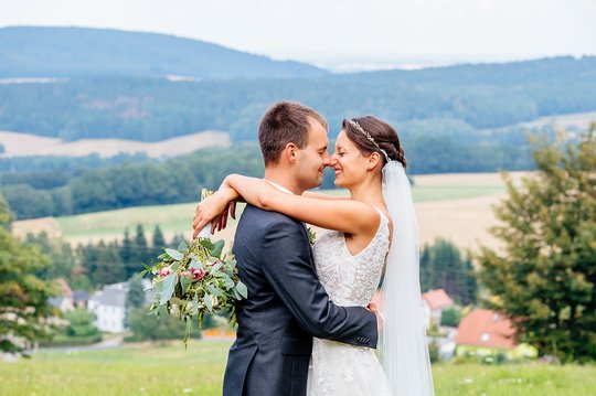 Alexa-Tommy-Hochzeit-auf-dem-Schwedenstein-in-Steina-Featured