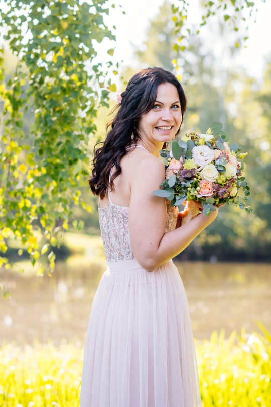 Braut beim Hochzeitsfotoshoot in Adams Gasthof Moritzburg