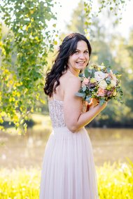 Braut beim Hochzeitsfotoshoot in Adams Gasthof Moritzburg