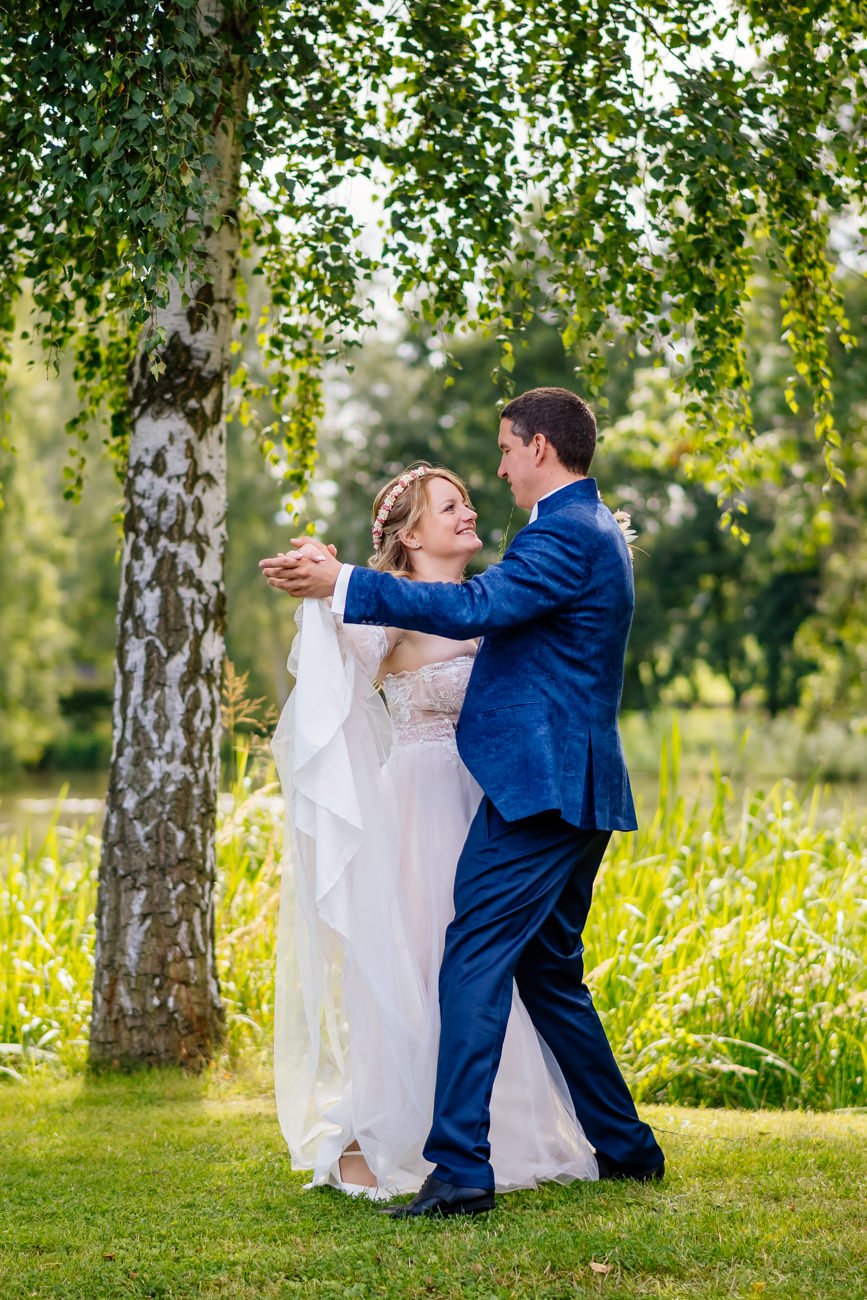 Brautpaar beim Hochzeitsfotoshoot in Moritzburg