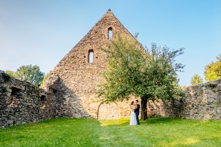 Hochzeitsfotos Dresden und Sachsen Brautpaar Klosterpark Altzella bei Nossen.jpg