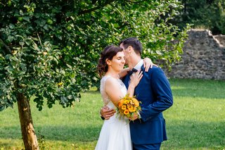 Hochzeitsfotos Dresden und Sachsen Brautpaar Klosterpark Altzella.jpg
