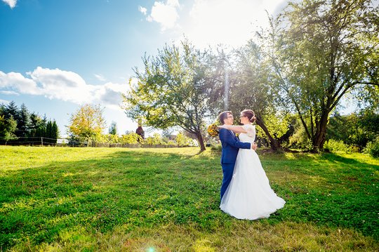Julia-David-Hochzeit-im-Klosterpark-Altzella-Featured