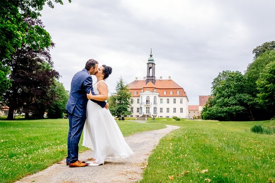 Kathrin-Florian-Hochzeit-im-Barockschloss-Reinhardtsgrimma-Featured